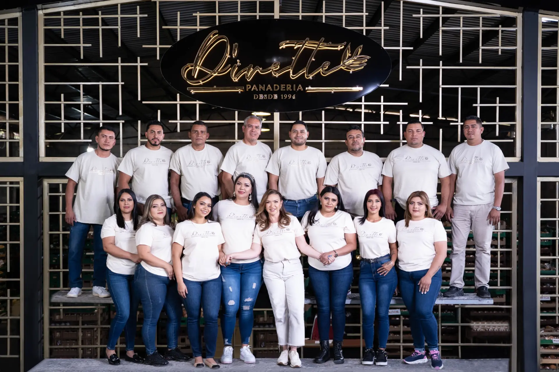 Equipo de ventas de Panificadora D'Ivette en la panadería